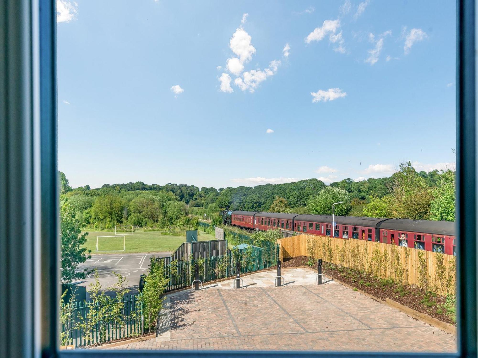 Whistle Stop Whitby Exterior photo